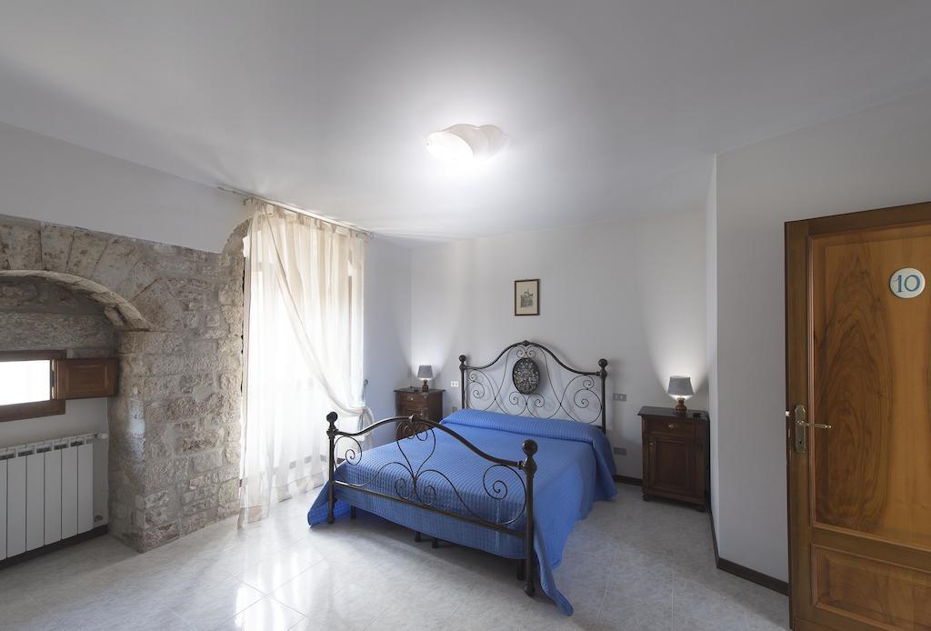 Residenza Di Via Piccardi Bed & Breakfast Gubbio Room photo